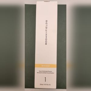 REVERSE exfoliating cleanser